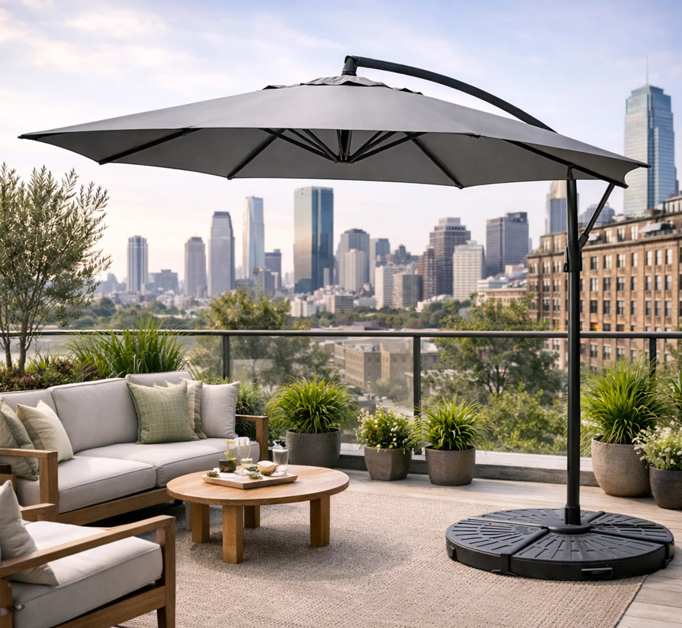 Terraza despejada gracias al mástil lateral del parasol ARENA.