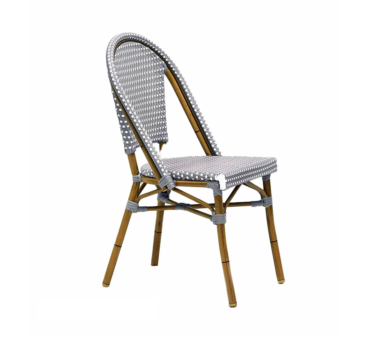 Silla ARLÉS de estilo parisino con estructura color bambú y trenzado gris.