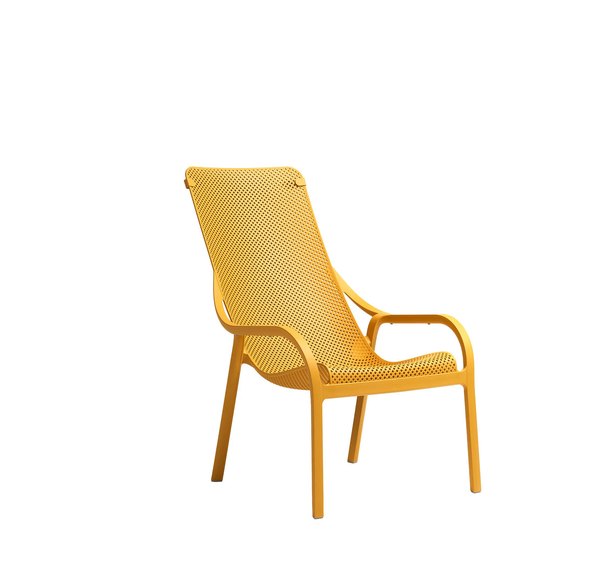 Sillón NET LOUNGE de Nardi en color mostaza, destacando su estructura perforada y acabado mate de alta calidad.