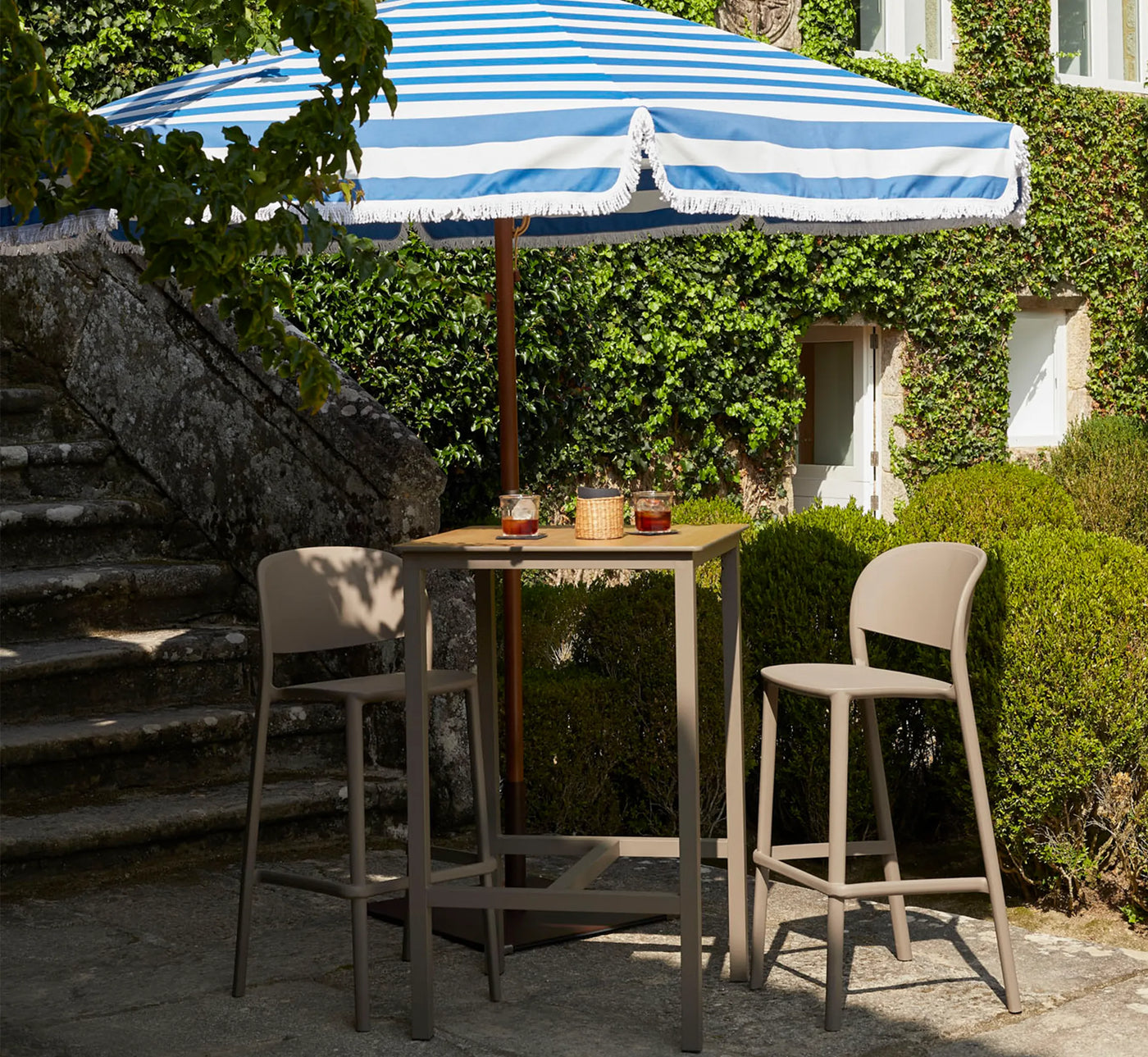 Taburete TRENA de EZPELETA