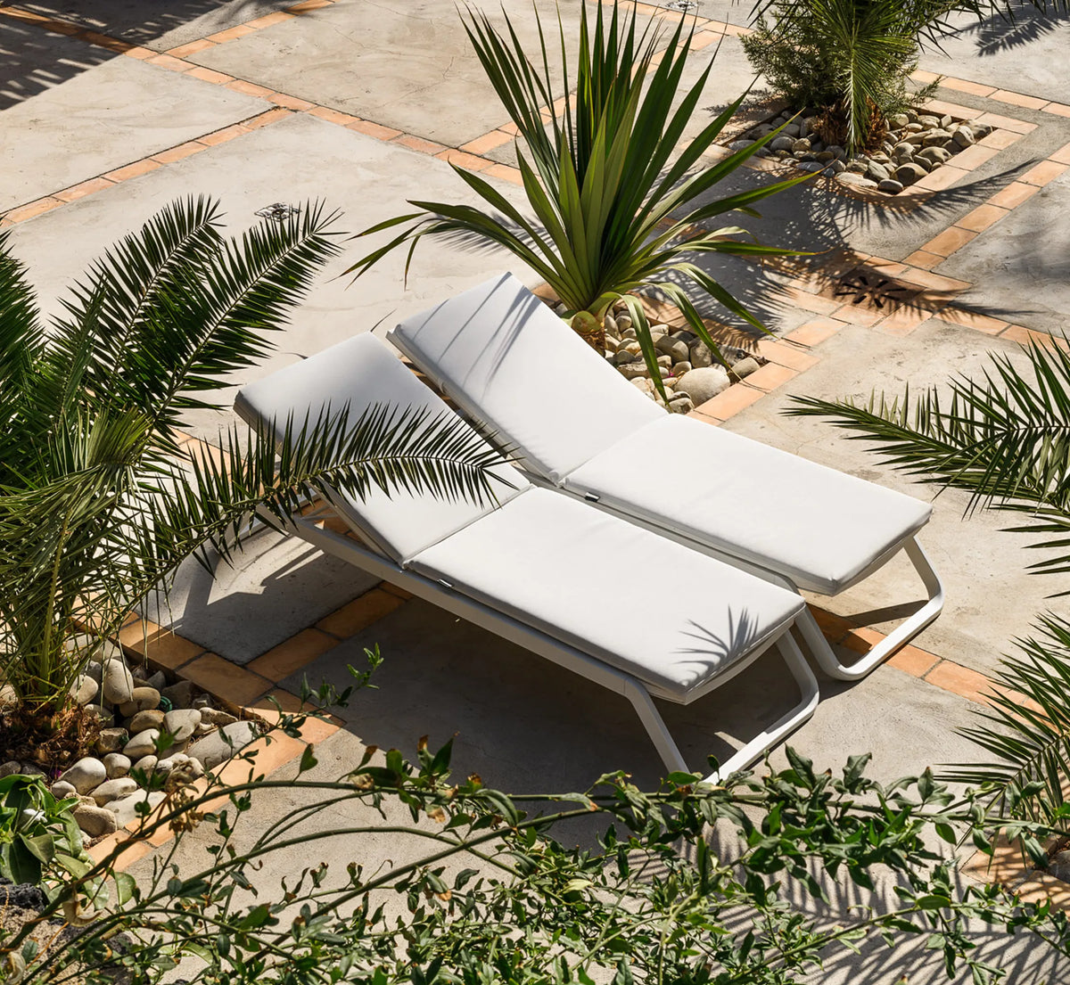 VILA sun lounger by EZPELETA