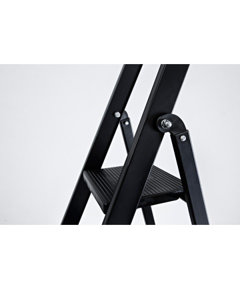 ESCALERA UNNO PLUS 5 PELDAÑOS NEGRA