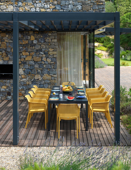 NARDI, CALIDAD EN MESAS PARA EXTERIOR