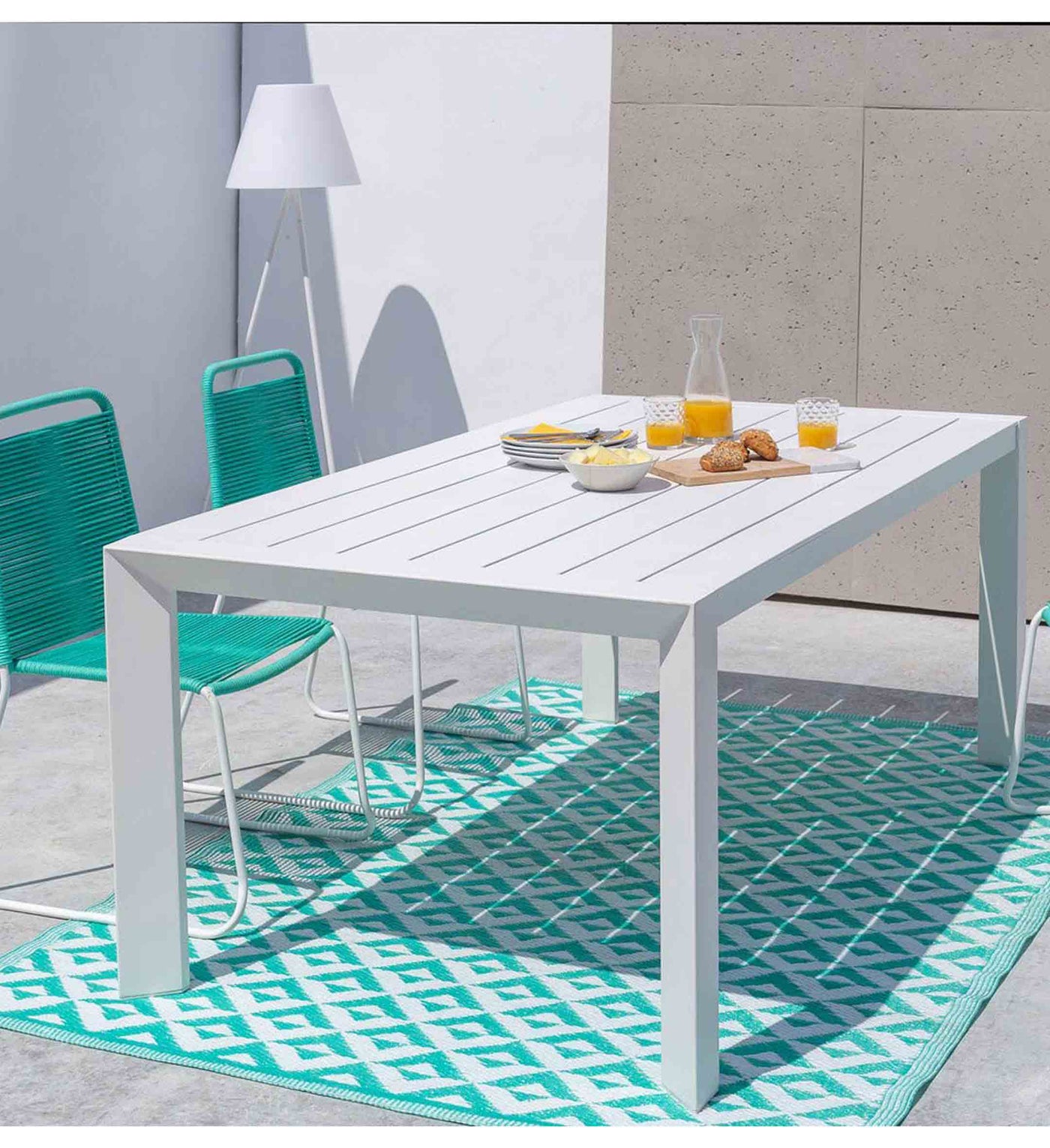 6-8 Seater Aluminum IO Table