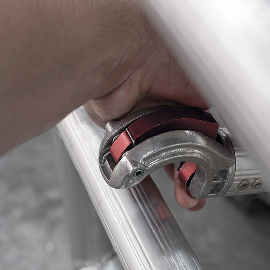 Soldaduras reforzadas y tubos de 50,8 mm de diámetro del andamio profesional MASTER.