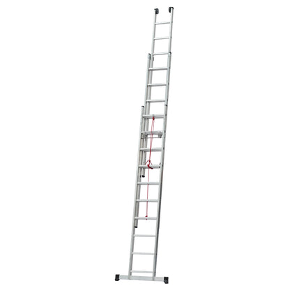 Escalera de 3 tramos con cuerda desplegada para mantenimiento de fachada industrial.