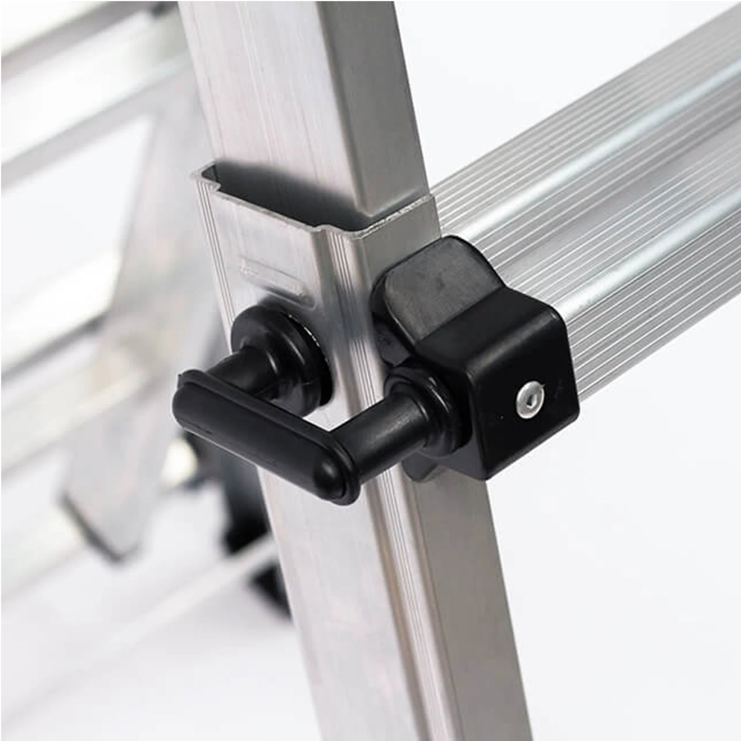Detalle de las articulaciones de seguridad con sistema de anclaje automático de la escalera ECO.