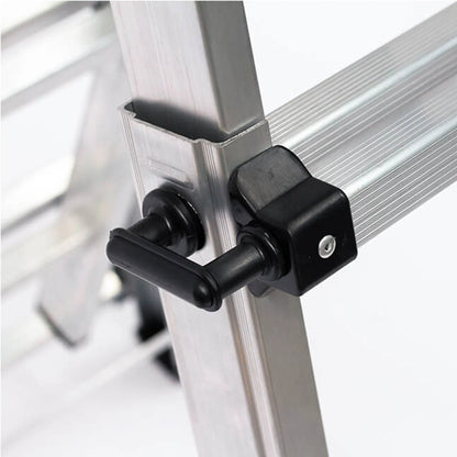 Detalle de las articulaciones de seguridad con sistema de anclaje automático de la escalera ECO.