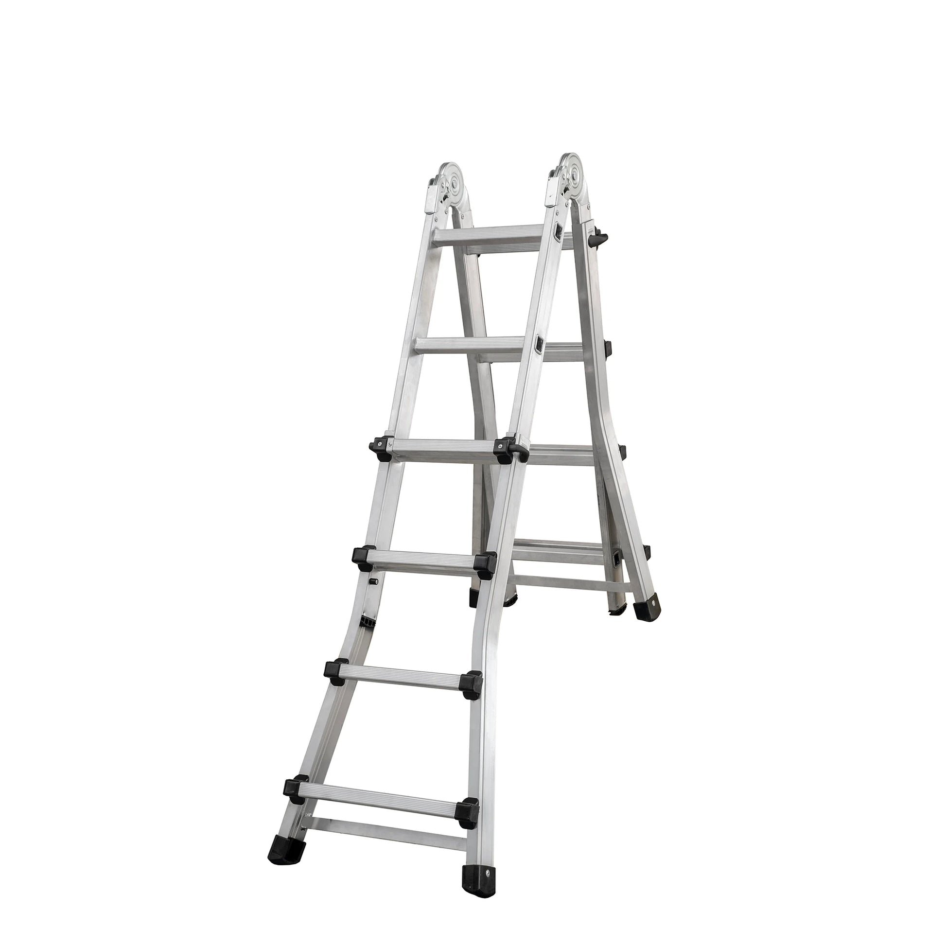 Escalera telescópica de aluminio ECO en posición de tijera para uso doméstico.
