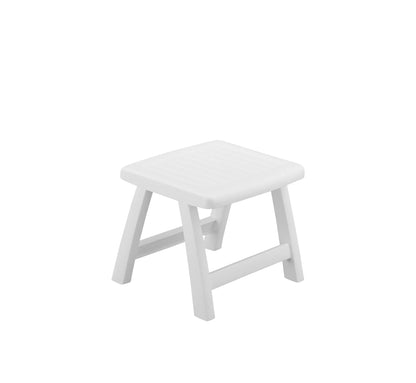 Taburete y reposapiés ROMA de Kettler en color blanco, destacando su diseño ergonómico y material de resina reforzada.