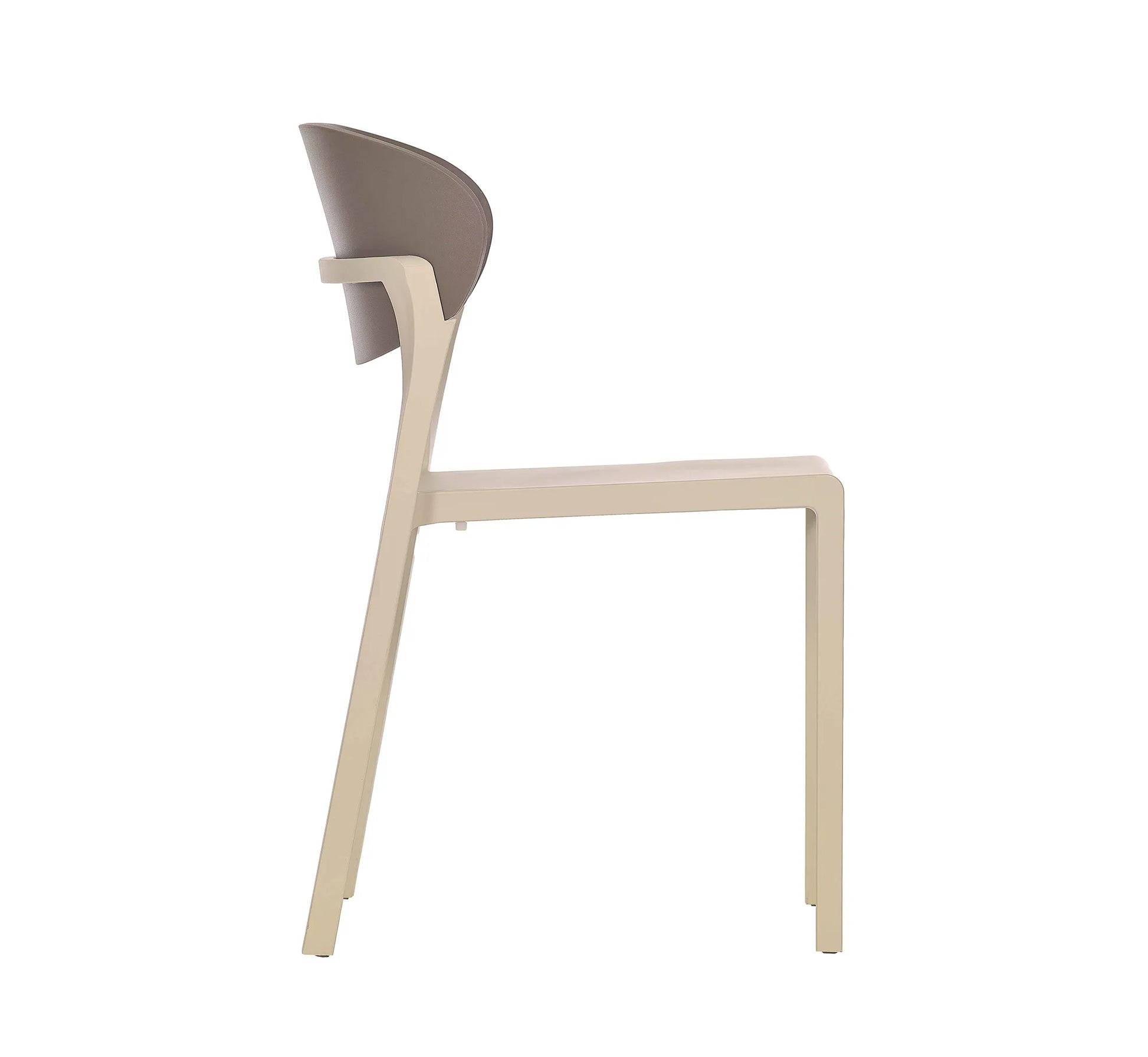 Silla BAKE de Ezpeleta en color neutro y taupe, fabricada en polipropileno reforzado.