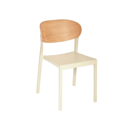 Silla BAKE WOOD de Ezpeleta con respaldo de roble y asiento tapizado en color neutro.