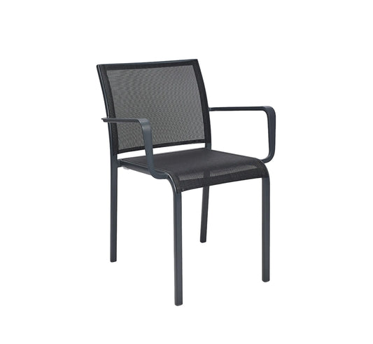 Silla de exterior LAND de Ezpeleta en aluminio lacado y tejido Phifertex® de alta gama.