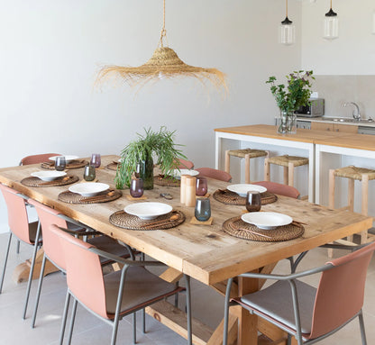 Silla ROD con acolchado para comedor de interior de diseño.