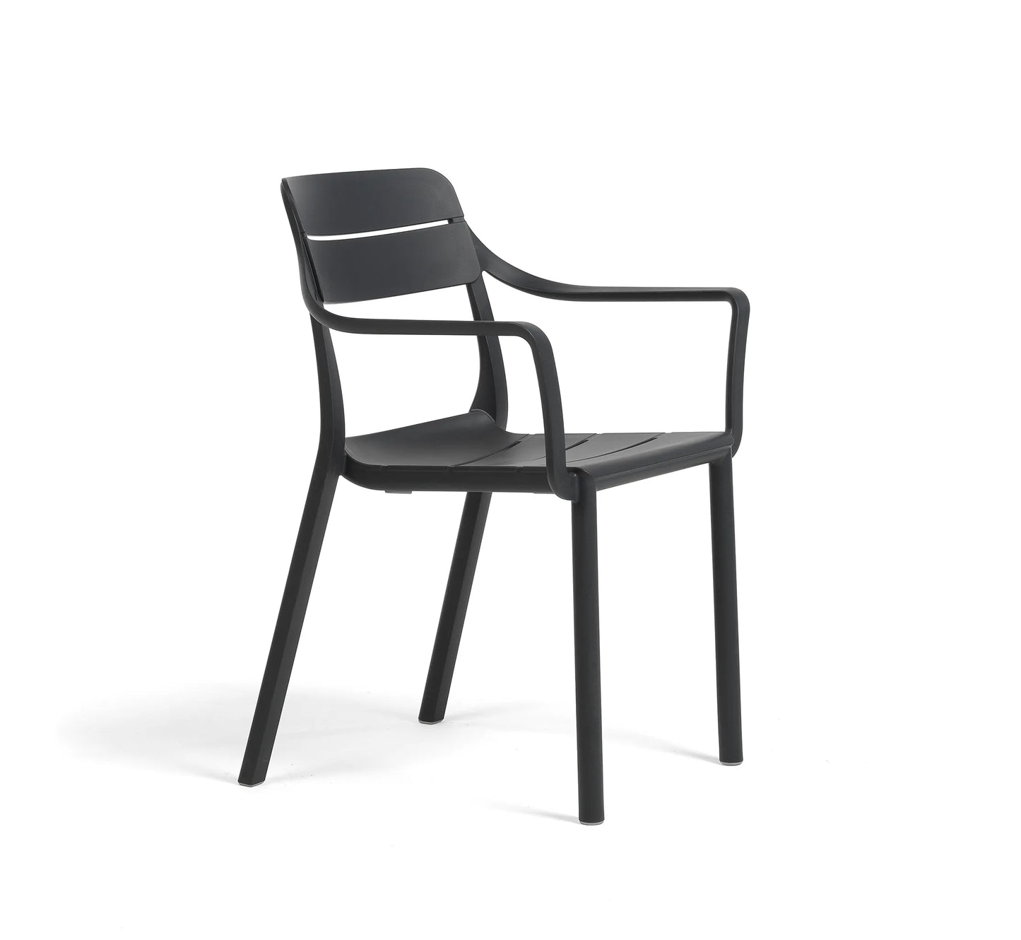 Silla de exterior CASSIA de NARDI con brazos en color antracita.