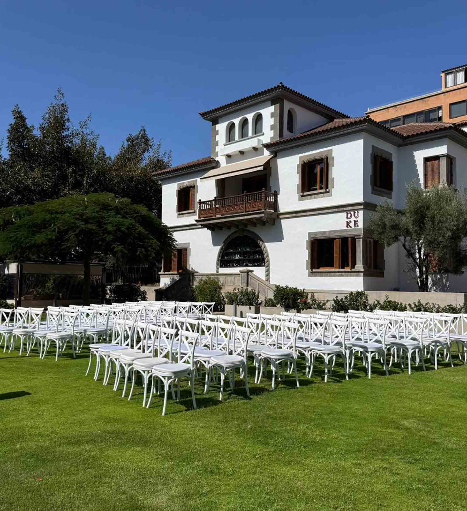 Conjunto de sillas CAPRI en un evento.