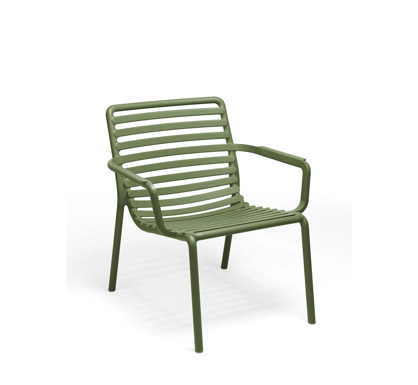 Sillón monobloc DOGA RELAX de Nardi en color verde, resaltando su diseño de lamas y acabado mate.