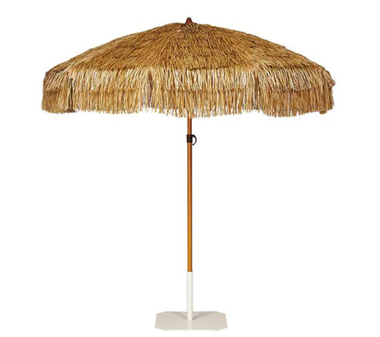 Parasol de rafia Ezpeleta MANILA con mástil de acero imitación madera.
