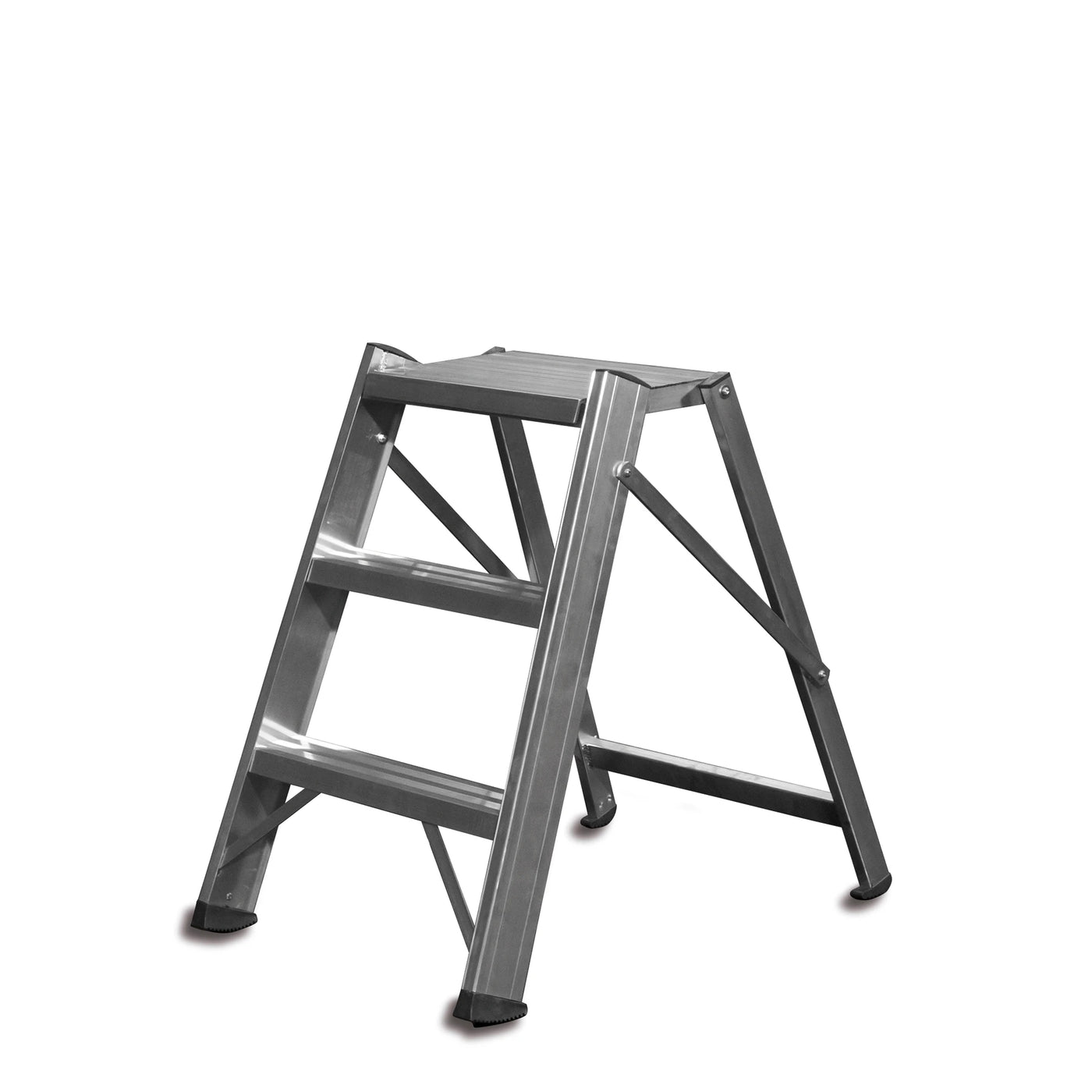 Taburete industrial de aluminio Forte con plataforma superior ancha y peldaños soldados.