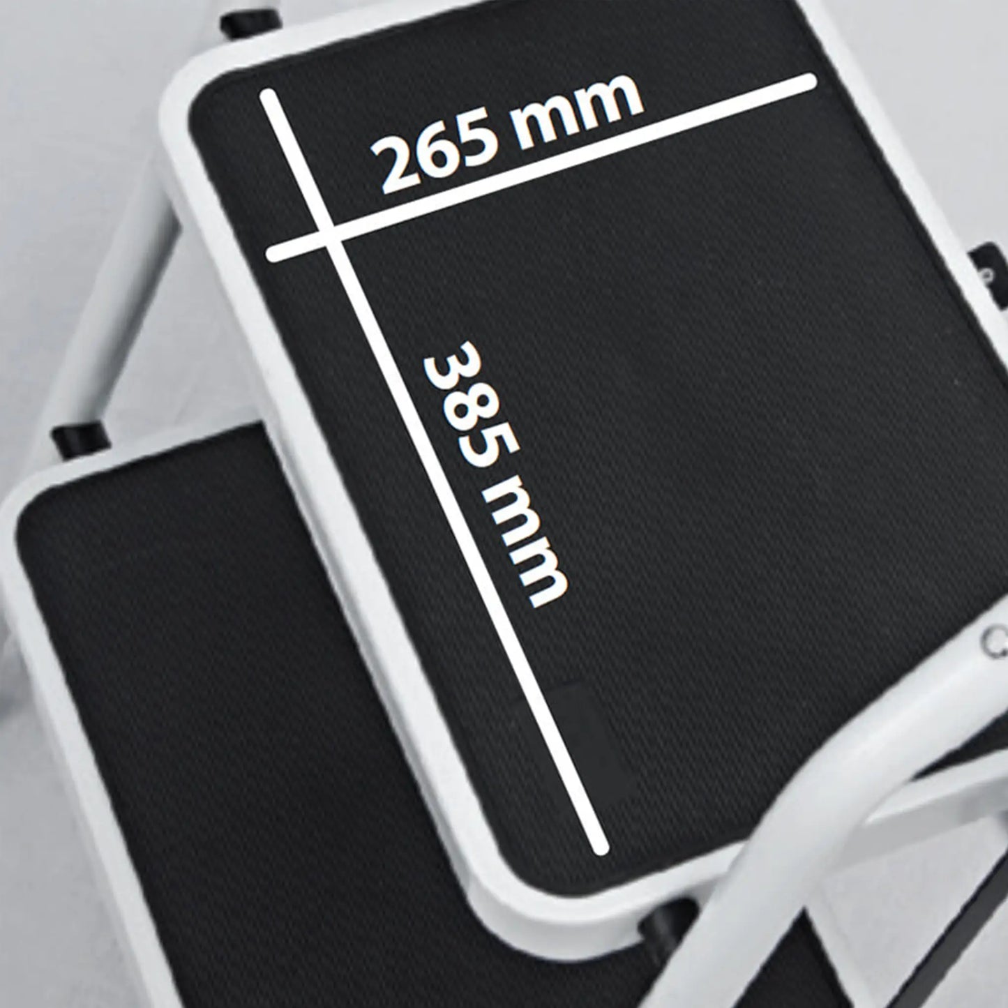 Detalle peldaño XL del taburete White.