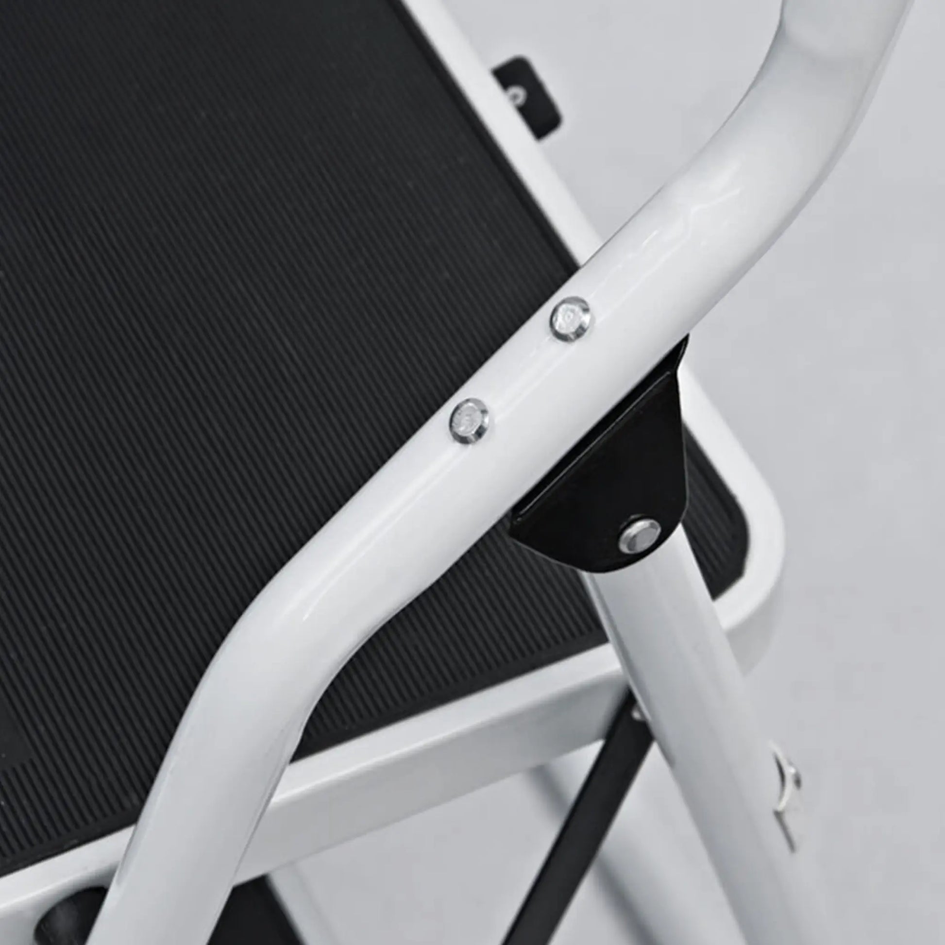 Detalle del taburete White.