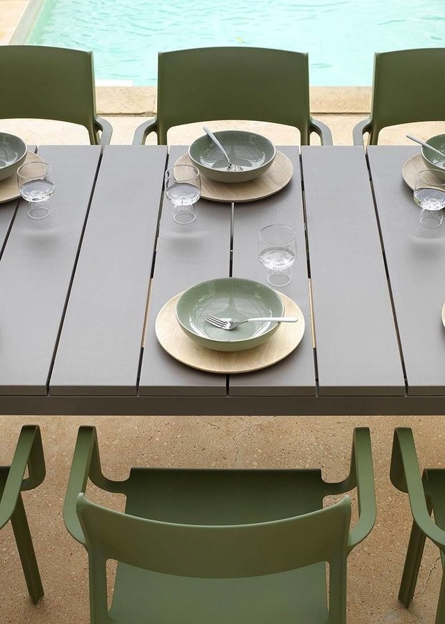 Resistente, extensible, desmontable y de diseño: así es la mesa ideal para  exteriores según Nardi